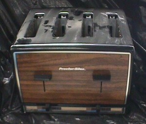 4 slice toaster.JPG (21509 bytes)
