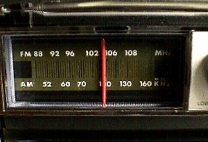 AMFM Clock Radio 3.JPG (26414 bytes)