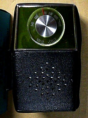 Federal 606 Solid State Pocket Radio a.JPG (55092 bytes)