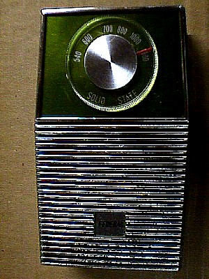 Federal 606 Solid State Pocket Radio b.JPG (62925 bytes)