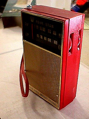 Four Star FS 727 AM-FM Pocket Radio a.JPG (55269 bytes)