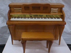Four Star Piano.JPG (19313 bytes)