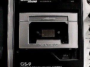 GS-9 TV-Radio Cassette Monitor b.JPG (27615 bytes)