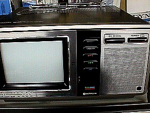 Hitachi CK-200 Color TV.JPG (37049 bytes)