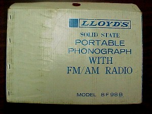 Lloyd's 8F98B AM-FM Turntable.jpg (20965 bytes)