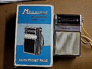 Megaton TC 903 AM-FM Pocket Radio.JPG (36671 bytes)