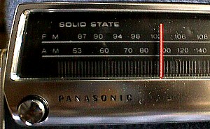 Panasonic AMFM Radio 3.JPG (26839 bytes)