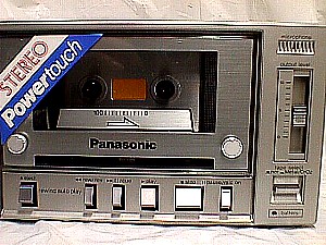 Panasonic Portable Cassette Tape Player w-Headphones a.JPG (39603 bytes)