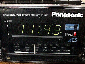 Panasonic RC-X250 Radio Cassette Player f.JPG (38593 bytes)