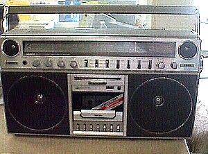 Panasonic RX 5250 Boom Box a.JPG (34328 bytes)