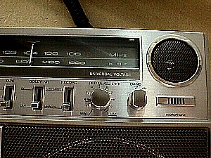 Panasonic RX 5250 Boom Box d.JPG (40742 bytes)