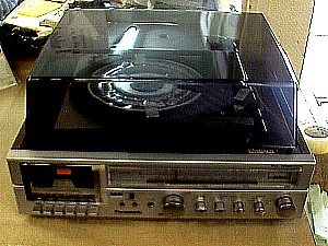 Panasonic SE-2519 Compact Stereo b.JPG (35237 bytes)