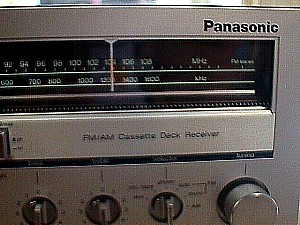 Panasonic SG-25 AM-FM Cassette Deck Receiver c.JPG (32715 bytes)