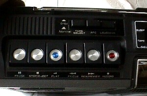 Samsung RC 325 AM-FM Cassette Recorder 3.JPG (20028 bytes)