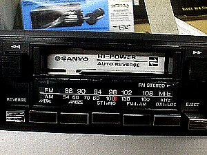Sanyo FT V84 Hi Power AM-FM Cassette Stereo c.JPG (35341 bytes)