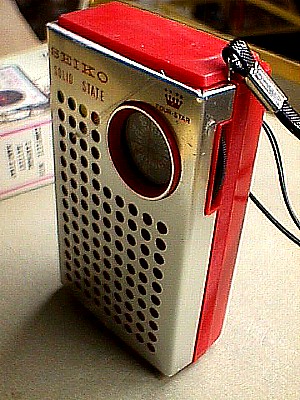 Seiko Solid State Pocket Radio b.JPG (61541 bytes)