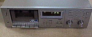 Sharp RT-20 Stereo Cassette Recording Deck.JPG (17848 bytes)