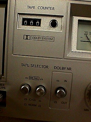 Toshiba PC-X10M Stereo Cassette Recording Deck e.JPG (44681 bytes)