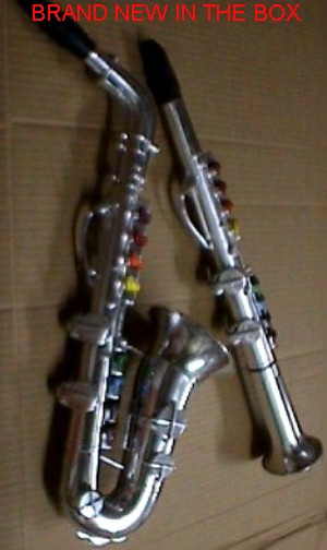 Clarinet and Saxophone 2.JPG (36359 bytes)