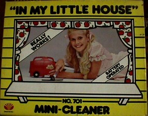 In my little house mini vacuum cleaner.JPG (32183 bytes)