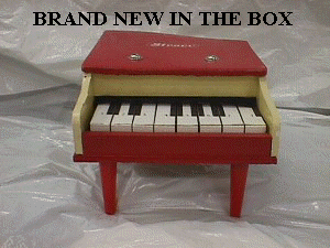 Sweet Tunes Baby Grand Piano 1.JPG (17487 bytes)